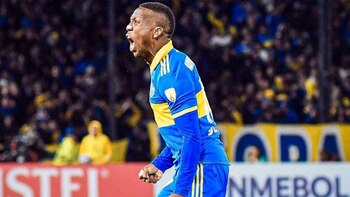 Luis Advíncula es el futbolista