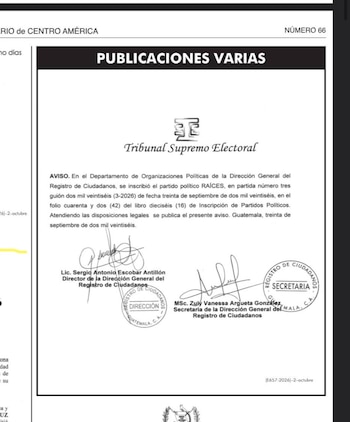 Documento oficial del Tribunal Supremo Electoral de Guatemala con texto de aviso, firmas y sellos de la Dirección del Registro de Ciudadanos