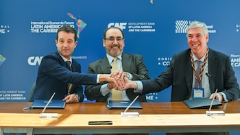 Indra y la CAF sellan