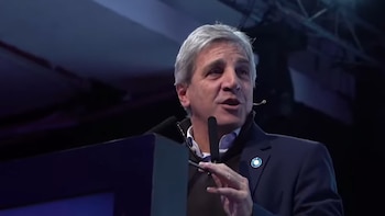 Luis Caputo defendió la marcha del plan económico: “Hoy hay una divergencia nunca vista entre los datos y el relato”