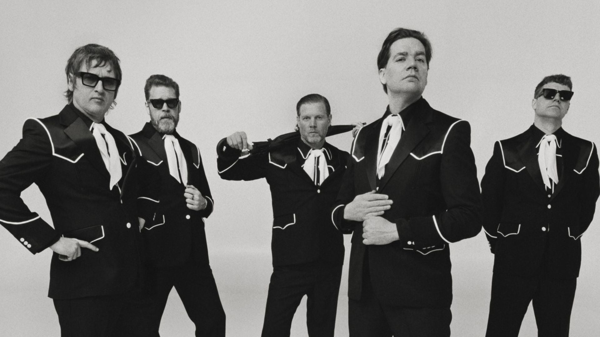 Actualmente la banda está tocando un repertorio reducido en los shows donde acompaña a la banda liderada por Gerard Way. Sin embargo en su concierto en solitario planeado para CDMX se espera que toquen más de sus éxitos. (@thehives)