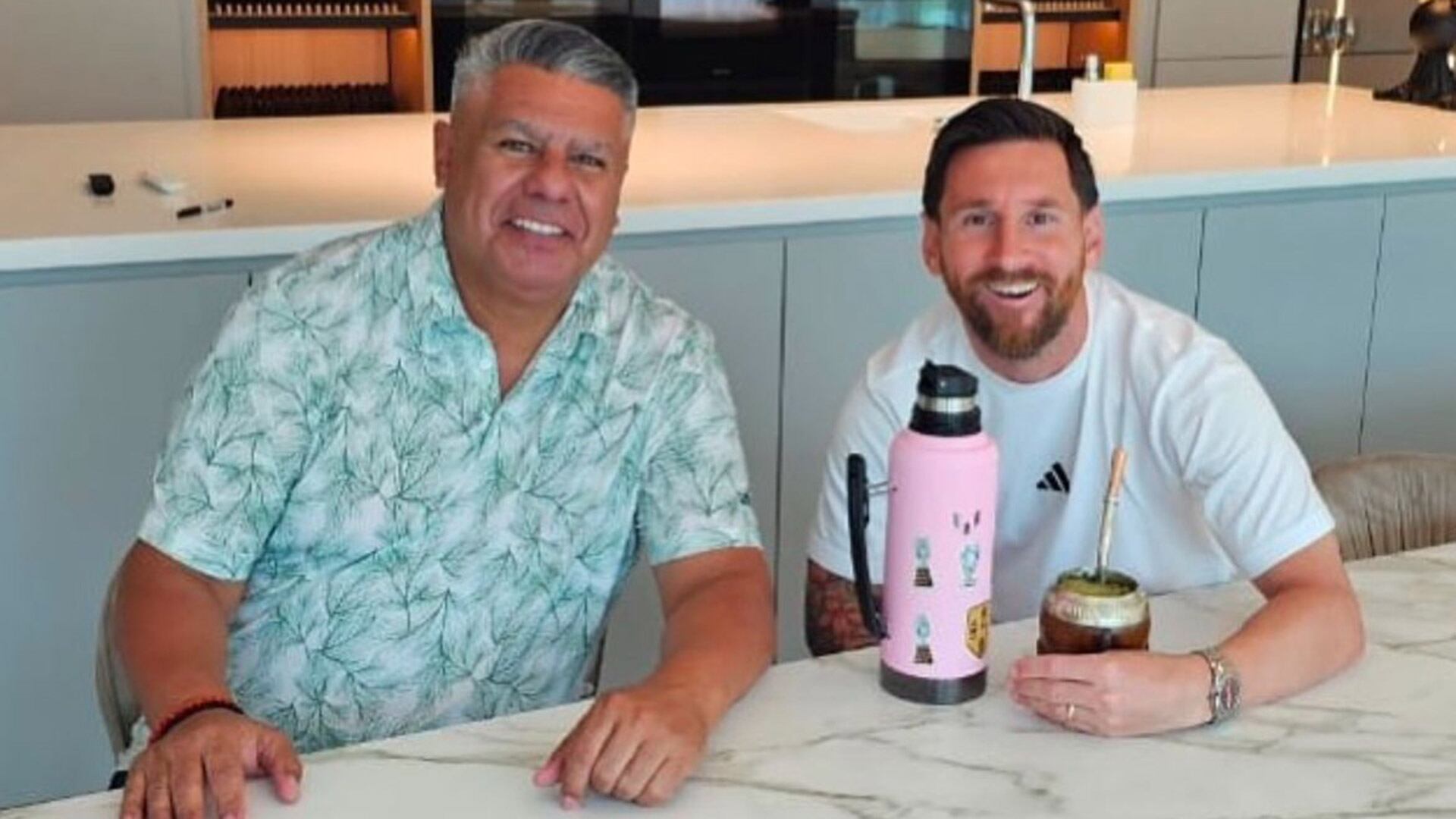 Chiqui Tapia y Lionel Messi