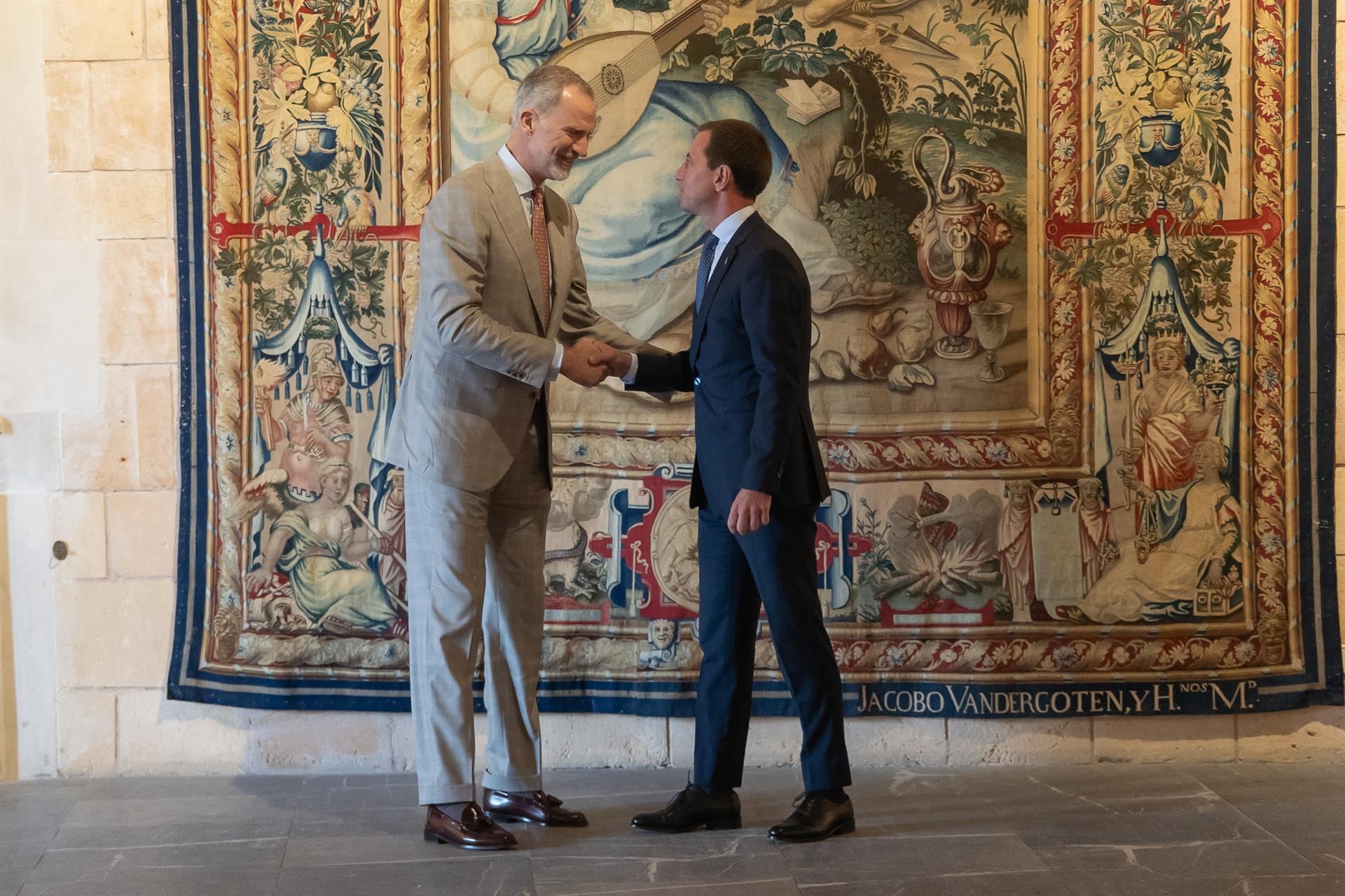 Presidente Consell de Mallorca se compromete ante el Rey a limitar la entrada de vehículos a partir del próximo verano