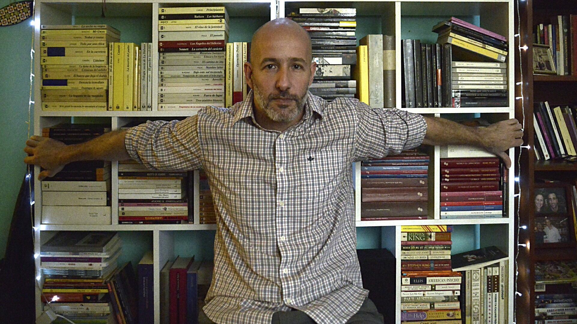 “Nos pusimos de acuerdo que estaba bueno conservar este premio a lo diferente, al texto inolvidable. Entre los muy buenos textos que se presentaron, los finalistas, no lo encontramos