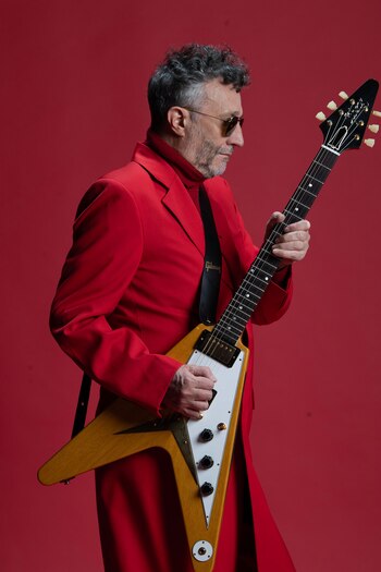 Fito Páez modelo 2025, con