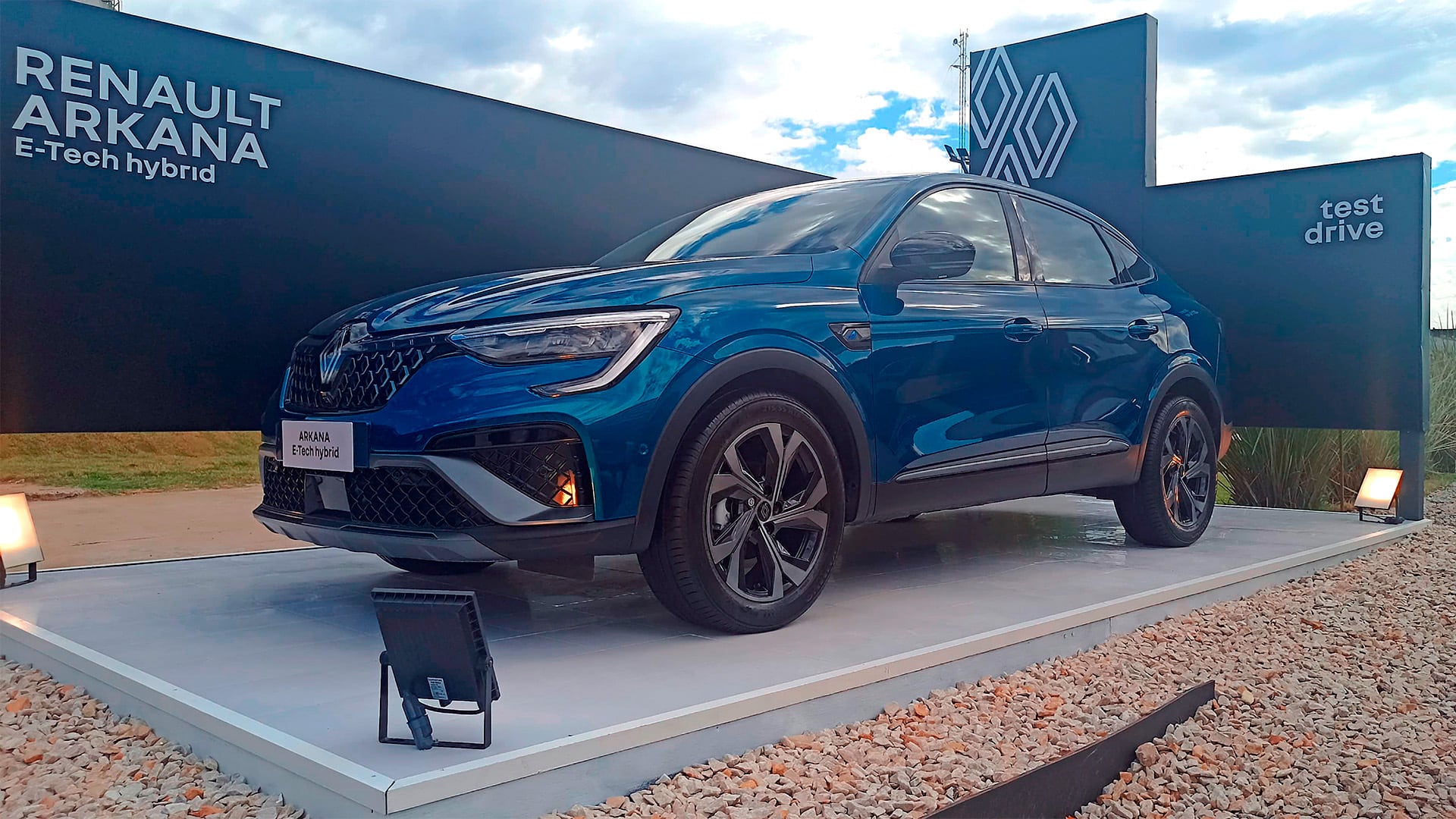 El Renault Arkana Mild-HYbrid entró al país antes que se lance el programa del Gobierno. Eso permitió que hubiera stock de unidades inmediatamente