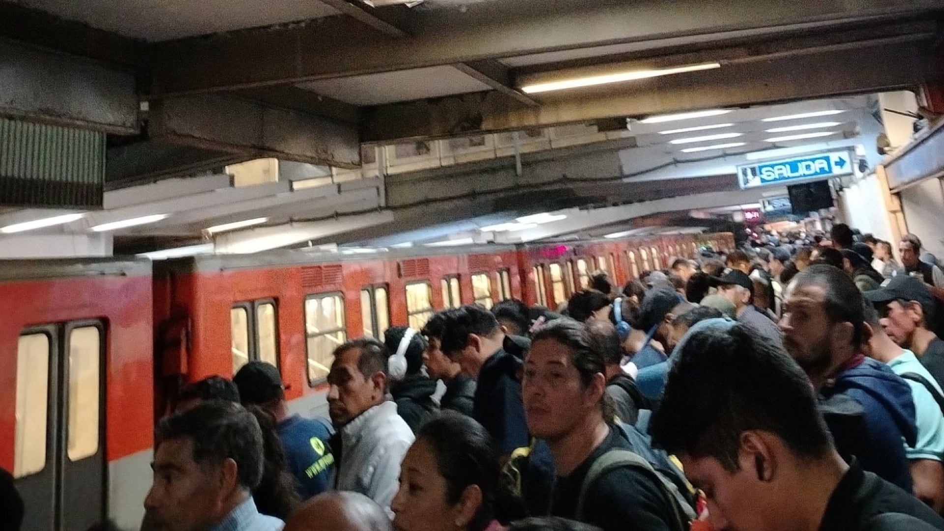 Metro CDMX y Metrobús hoy 27 de febrero: Mujer de la tercera edad habría fallecido tras caer a las vías en la estación Zócalo/Tenochtitlán, según reportes