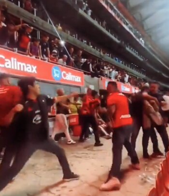 Los aficionados de ambos equipos