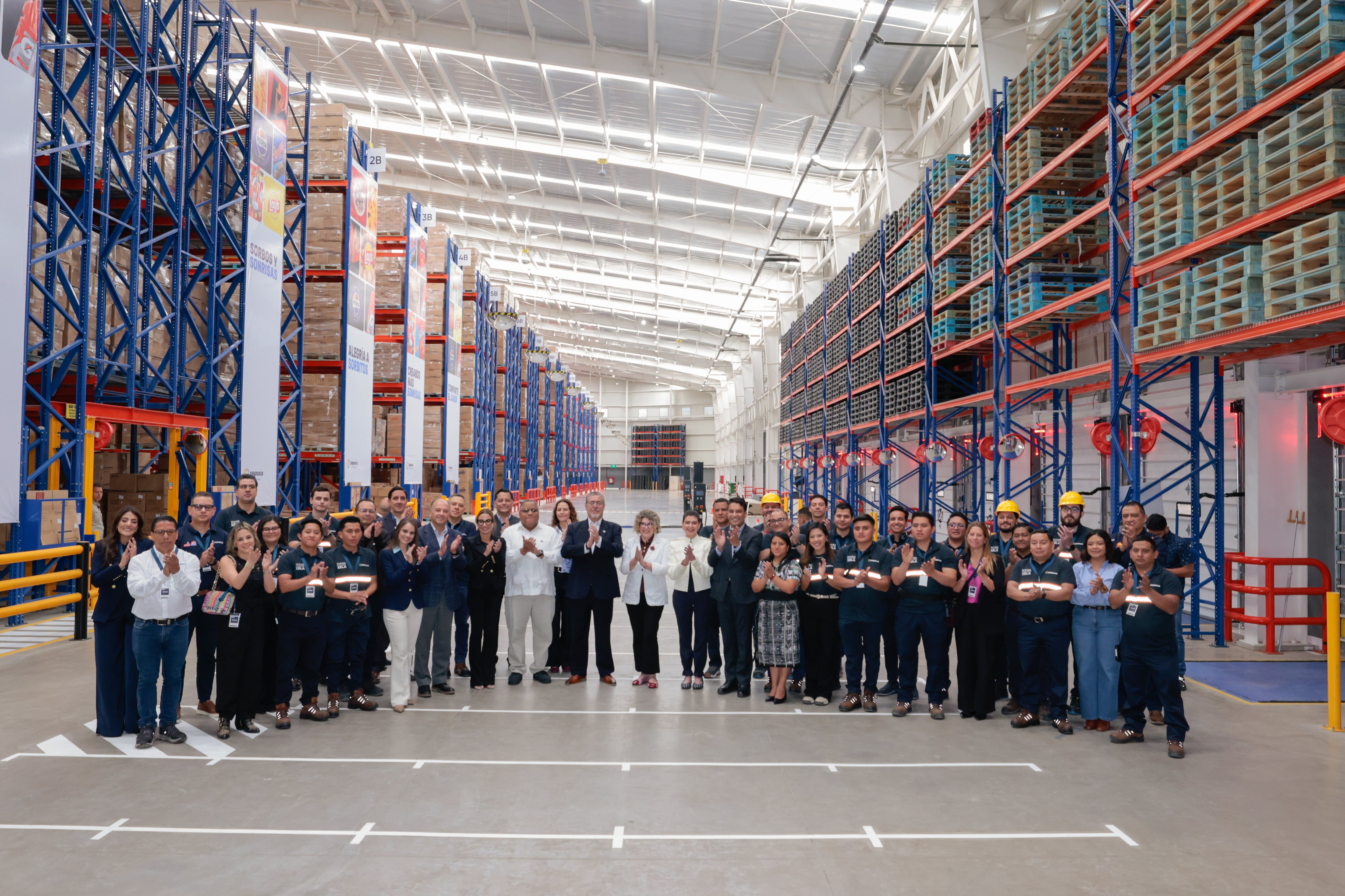 El presidente Arévalo participa en la inauguración de la nueva instalación de PepsiCo y la vinculó con el clima de negocios en Guatemala