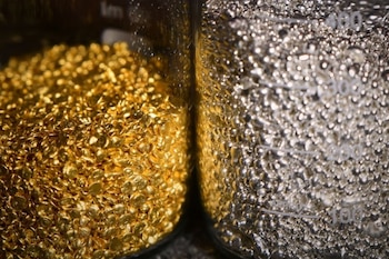 El oro y la plata son dos de los metales preciosos más codiciados por inversionistas y coleccionistas (REUTERS/Alexander Manzyuk/Archivo)