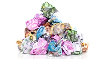 Billetes de euro estrujados (Getty