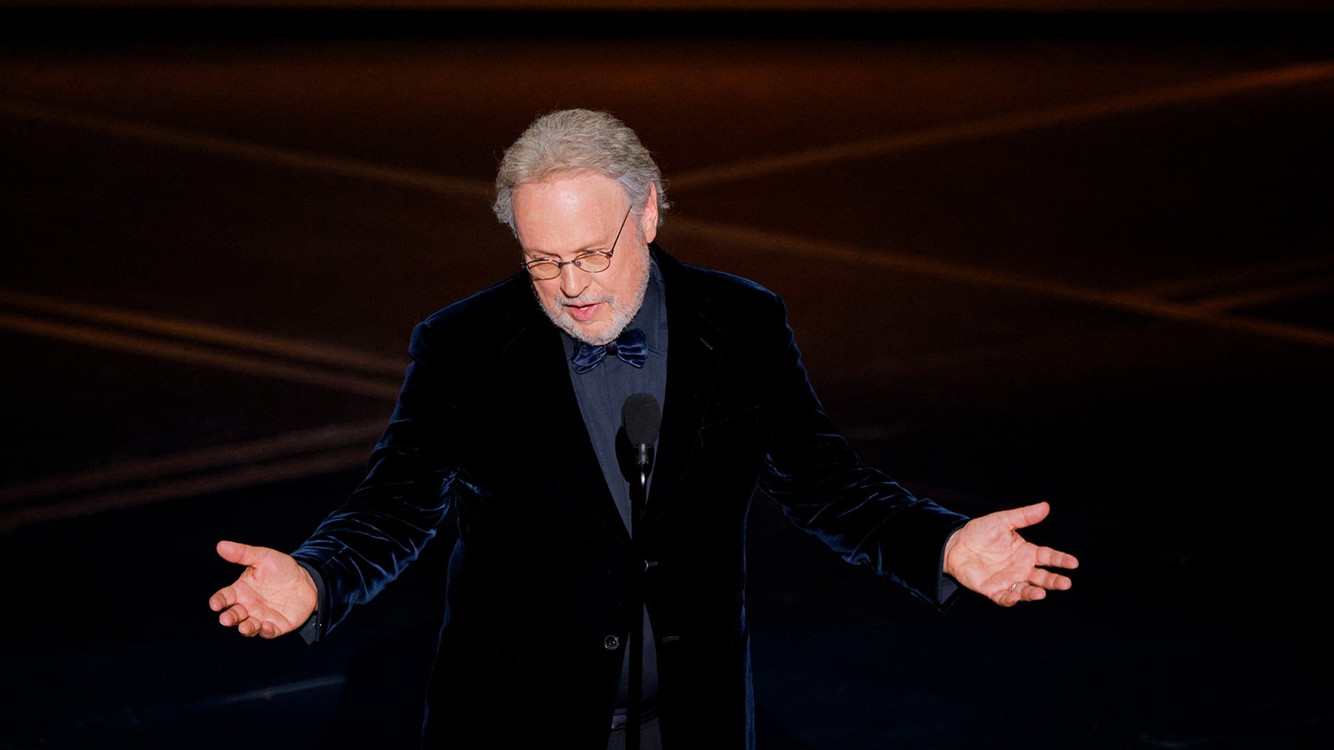 Billy Crystal participó en el homenaje a Rob Reiner en los Premios Oscar. (Reuters)