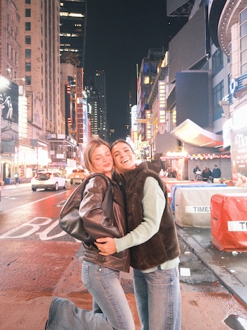 Agustina Cherri y Muna Pauls durante su viaje a Nueva York