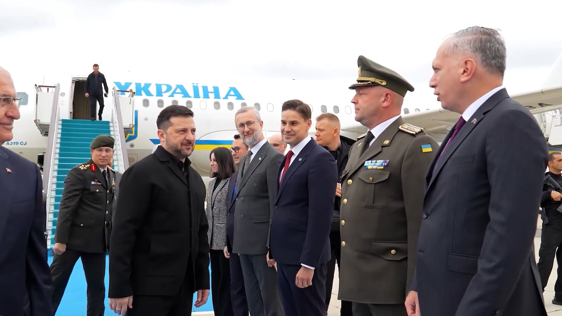 Zelensky llegó a Estambul para abordar con Erdogan sobre la seguridad en el Mar Negro y la diplomacia en torno a la guerra