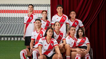 La nueva camiseta titular de