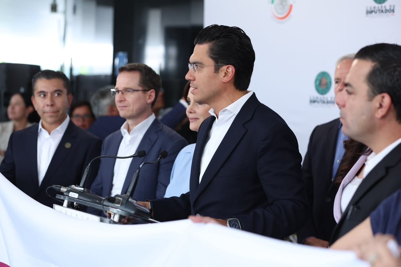 PAN adelanta voto en contra de Ley Antimemes: “Si les incomodan los memes dejen de dar motivos”