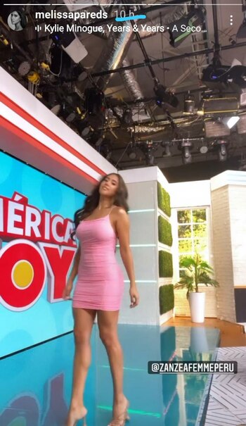 Melissa promociona marcas en redes.