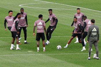 Tchouaméni expone el dilema del vestuario ante ataques racistas y la discusión sobre abandonar el campo para denunciar el problema (EFE/J.J. Guillén)