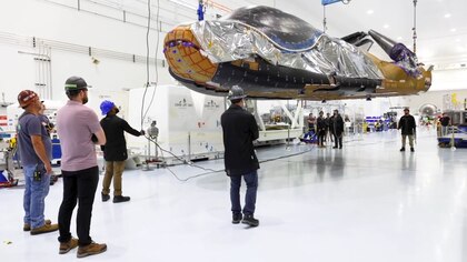 El primer avión espacial se prepara para su lanzamiento desde Florida