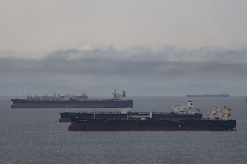 Tanqueros de crudo frente a