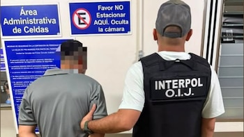 La Interpol en Costa Rica entrega a El Salvador a un sospechoso vinculado con la Mara 18