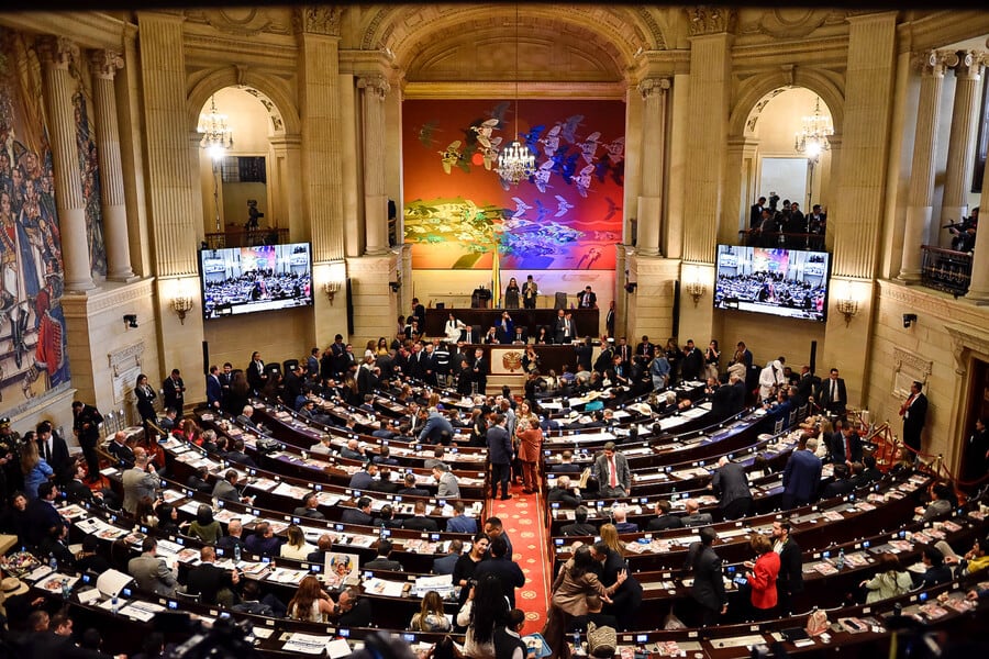 A los congresistas colombianos no les reducirán el salario a partir del 20 de julio, decisión del Consejo de Estado les devolvió la prima