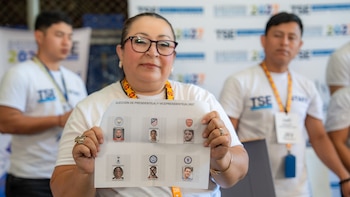 Voto salvadoreño en el extranjero: Tribunal da más tiempo a partidos políticos para proponer integrantes de juntas de votación