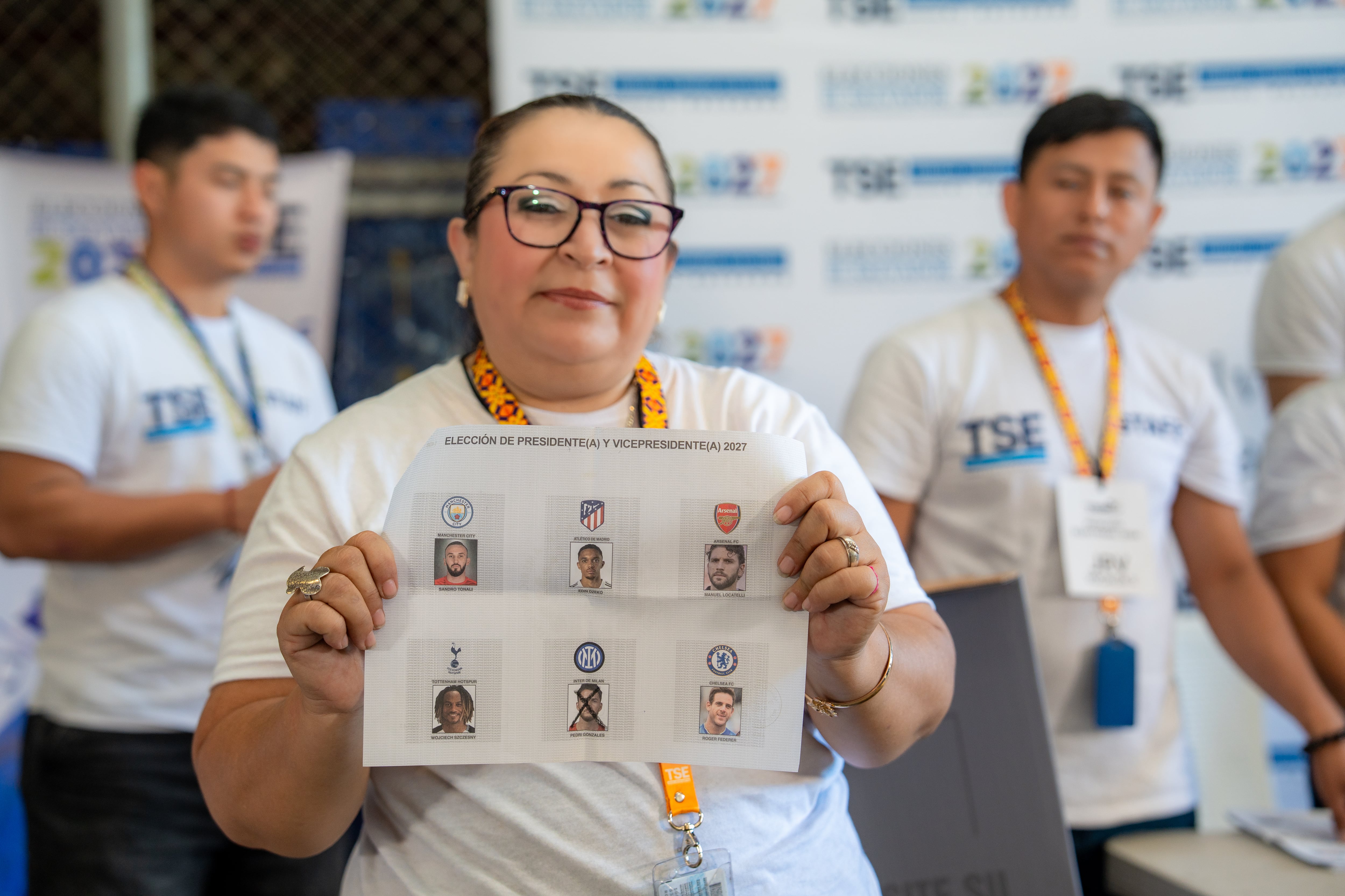 El Salvador amplía el plazo para armar las juntas que vigilarán el voto en el exterior