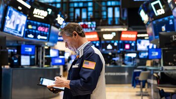 Wall Street abre con fuertes