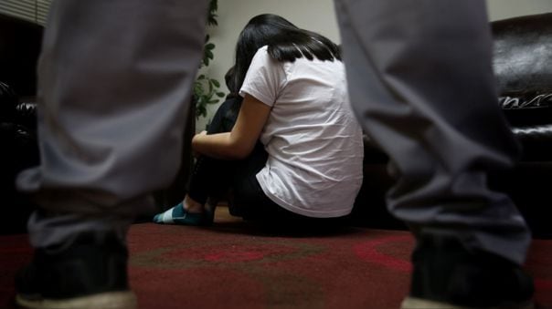 Integrantes de colectivos feministas han exigido en diversas ocasiones en Tegucigalpa medidas de protección y prevención para la niñez afectada./ (Foto referencial: Andina)