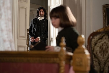 'Valle Salvaje'. Pedrito filtra información a Rafael. (RTVE)