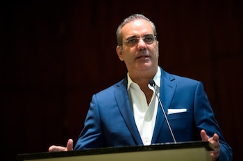 La renovación de autoridades del PRM se realizó con delegados del Comité Nacional y consolidó la continuidad de Luis Abinader en el liderazgo partidario. (EFE/ Orlando Barría/Archivo)
