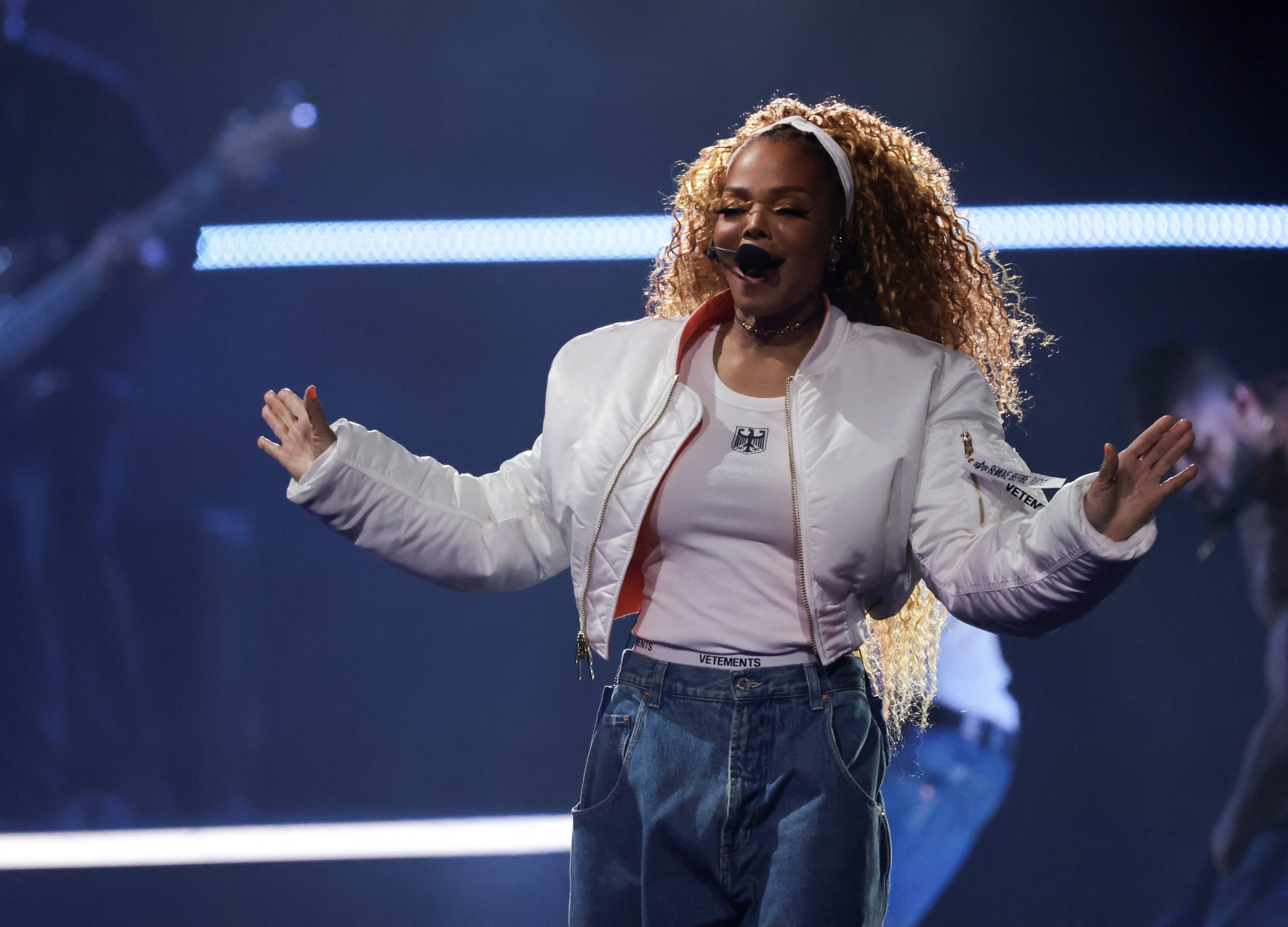 Desde su debut en 1983 hasta hoy, Janet Jackson sigue consolidándose como una figura esencial en la música y la cultura pop (REUTERS/Mario Anzuoni)