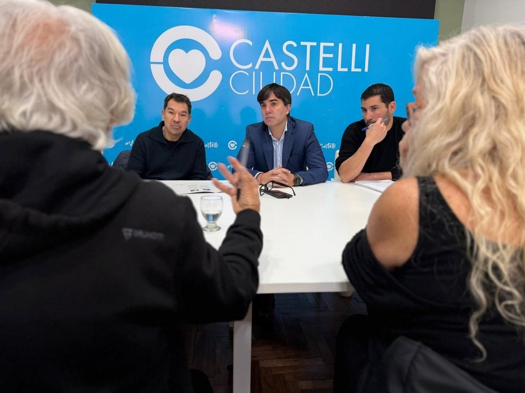 El intendente de Castelli, Francisco Echarren, busca avanzar con la autonomía municipal de su municipio