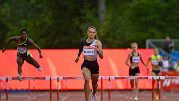 Sydney McLaughlin, dominante en los