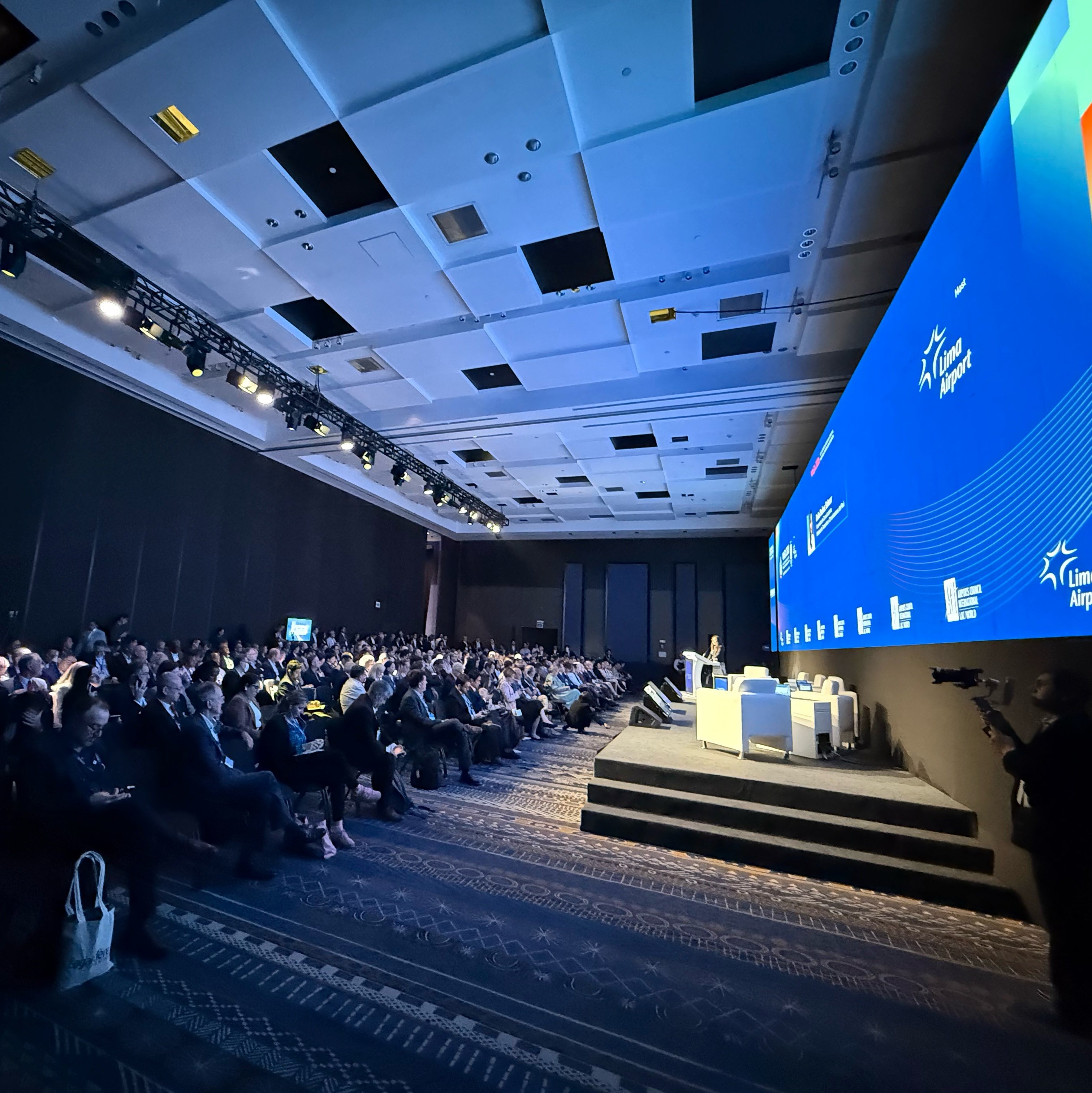 Más de 600 ejecutivos, autoridades y especialistas del sector aeroportuario participan esta semana de la asamblea anual de Airports Council International en Lima