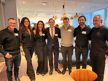 Martín Migoya, Globant; Julia Bearzi,