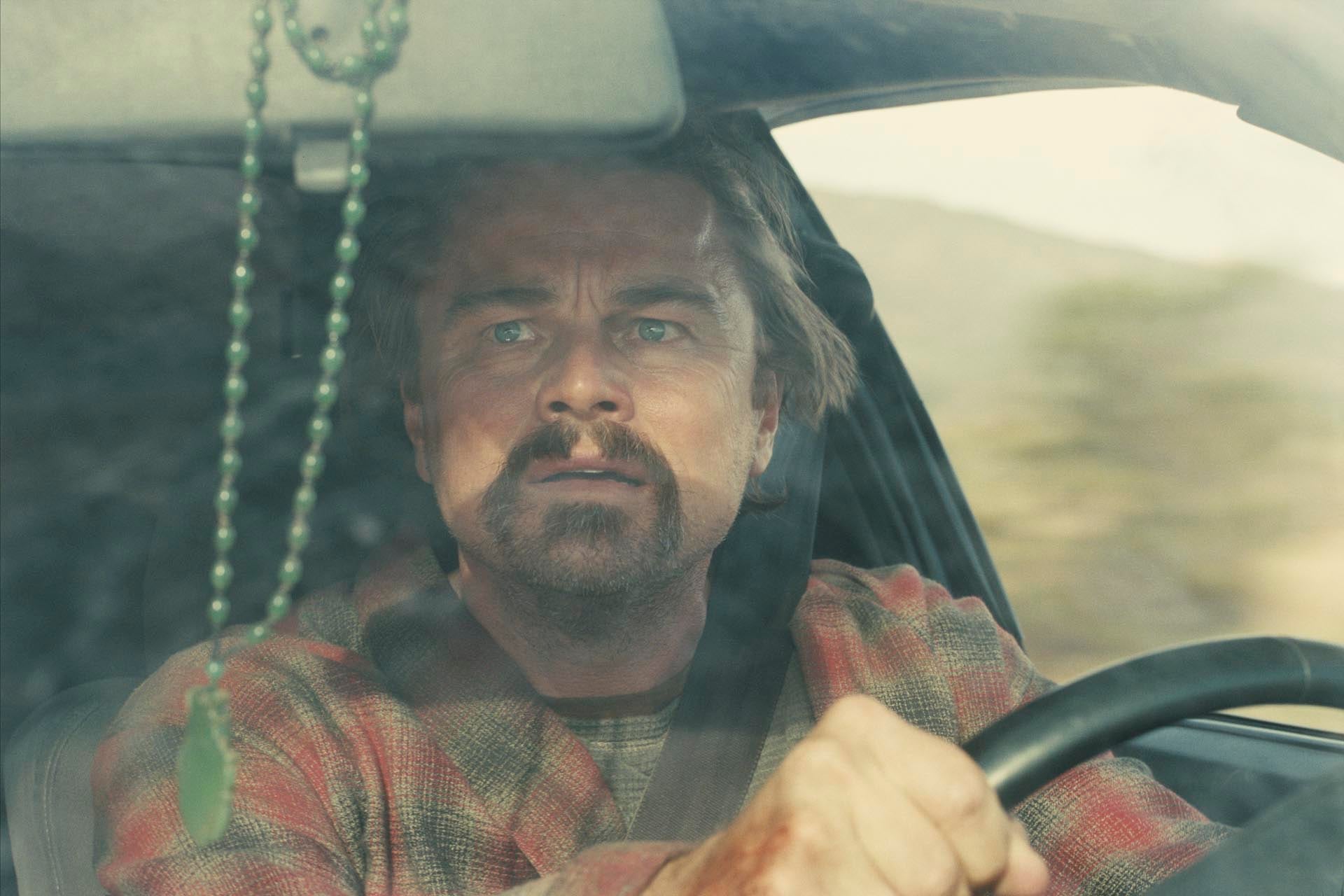 One Battle After Another, protagonizada por Leonardo DiCaprio y Sean Penn, se posiciona como uno de los estrenos más valorados de 2025
(Warner Bros. Pictures via AP)