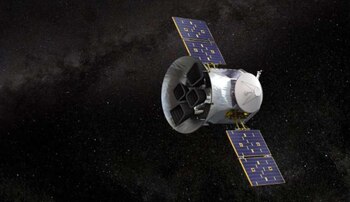 El telescopio TESS de la NASA detectó patrones de luz que permitieron identificar eclipses múltiples en TIC 295741342 lo que facilita el análisis de la evolución estelar (NASA)