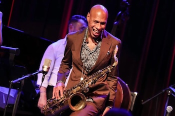 El reconocido saxofonista forma parte de la programación principal del sábado.