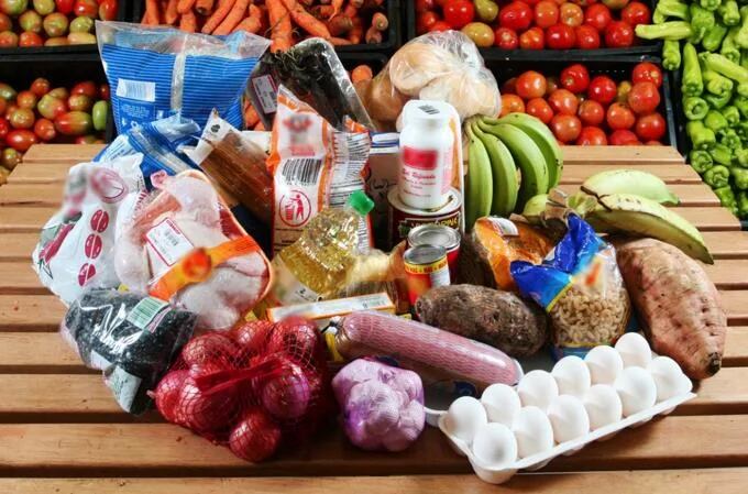 El costo de la canasta básica alimentaria en El Salvador supera los 250 dólares en zonas urbanas durante enero de 2026. (Cortesía: Centroamérica 360)