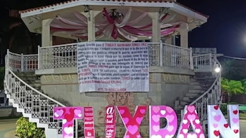 Amenazan con narco-mantas a director