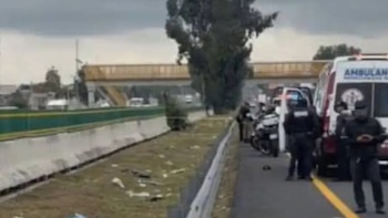 Vecinos alertan hallazgo de restos humanos en la autopista México-Pachuca