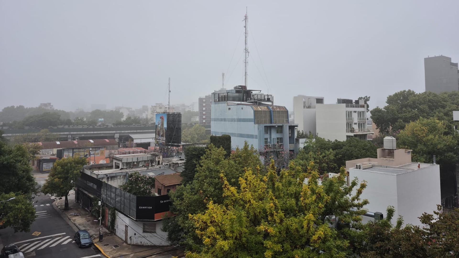 La neblina cubrirá los cielos durante la mañana de hoy y el domingo.