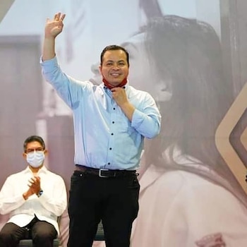 Su padre y su hermano