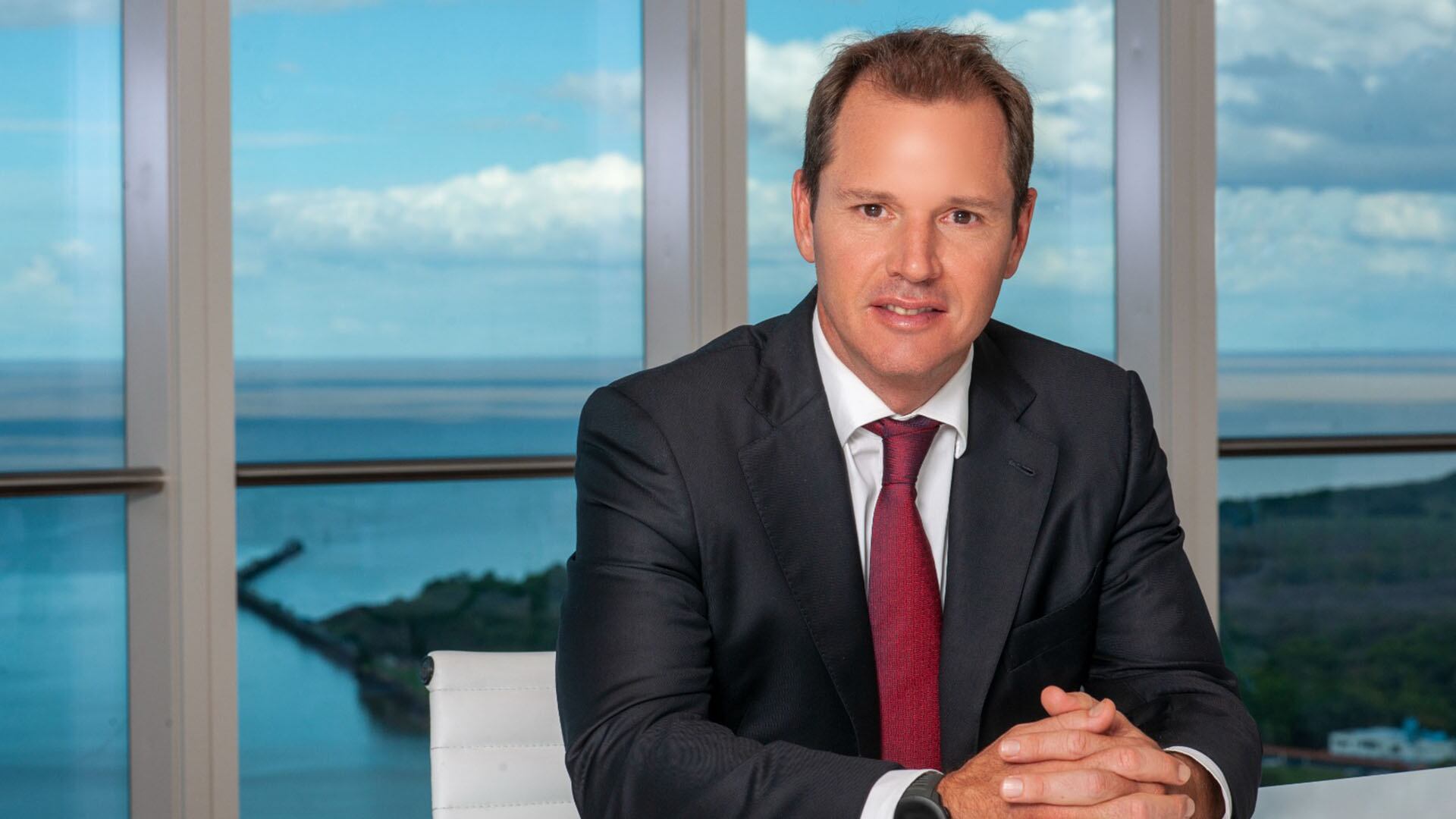 Jorge Brito, presidente de Banco Macro, es otro de los inversores Camuzzi Gas Inversora