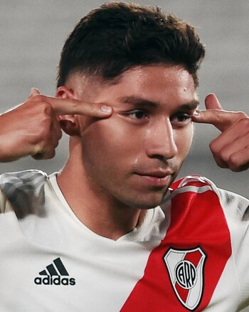 El gol de Martínez Quarta con dedicatoria a Montiel