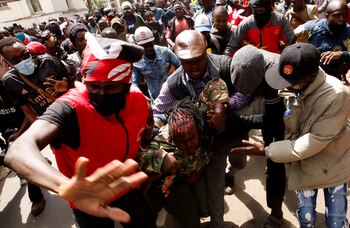 FOTO DE ARCHIVO. Cada represión violenta alimenta más disturbios, dijo la activista Nerima Wako (REUTERS/Donwilson Odhiambo)