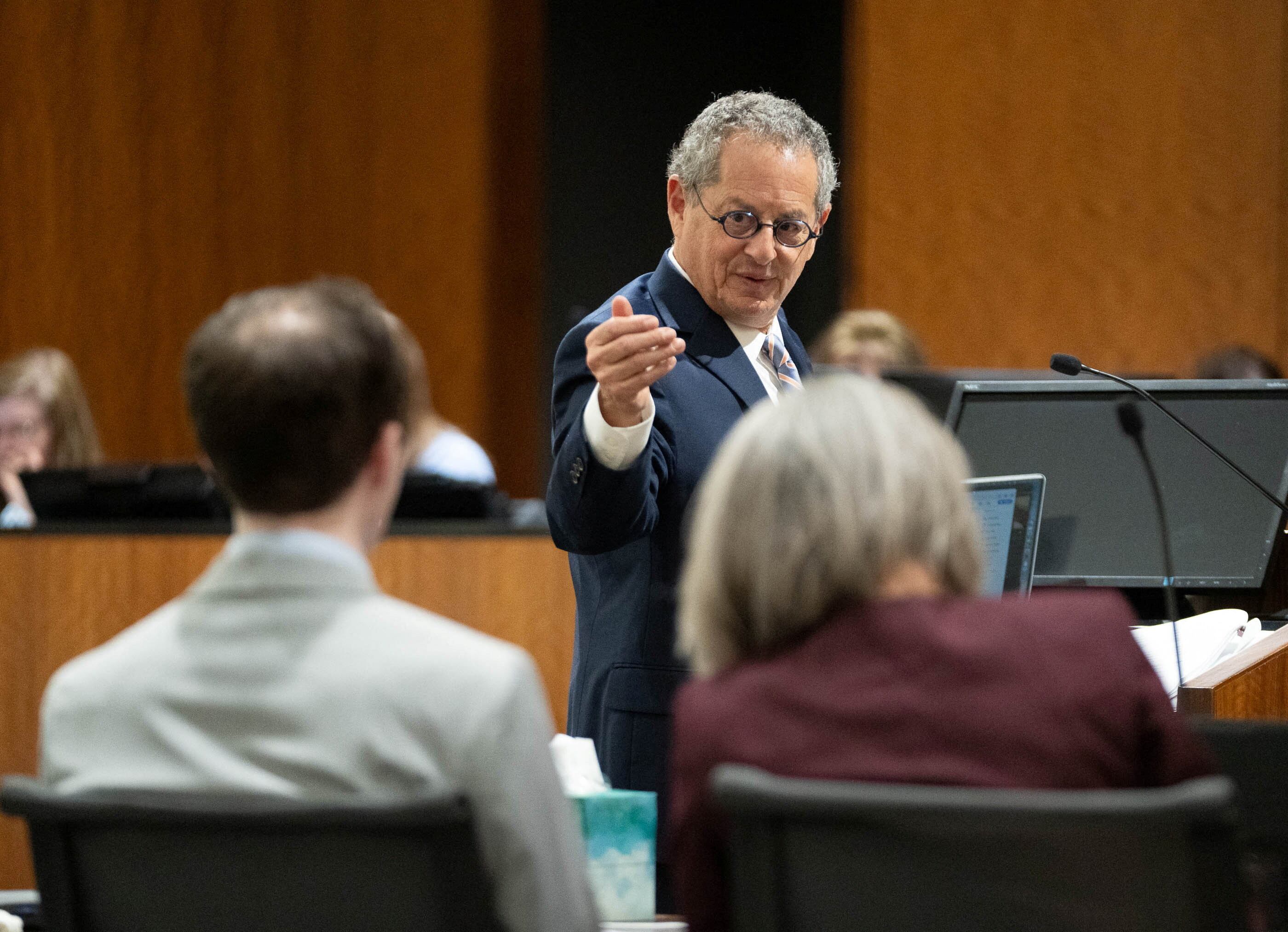 La defensa de Tyler Robinson argumentó que hubo un solo disparo, una sola víctima y ninguna amenaza comprobada contra otras personas (Francisco Kjolseth/Pool vía REUTERS).