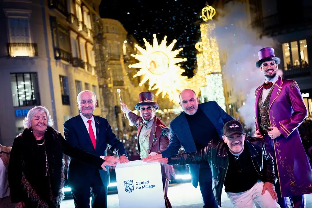 Antonio Banderas enciende las luces de la calle Larios de Málaga (Instagram)